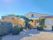 Maison avec piscine et jardin