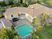 Maison avec piscine et jardin