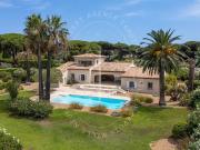Maison avec piscine et jardin