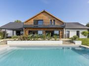 Maison avec piscine et jardin