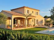 Maison avec piscine et jardin