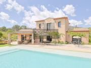 Maison avec piscine et jardin