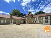 Maison avec piscine et jardin