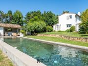 Maison avec piscine et jardin