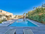 Maison avec piscine et jardin