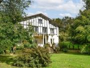 Maison avec piscine et jardin
