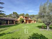 Maison avec piscine et jardin
