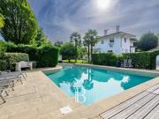 Maison avec piscine et jardin