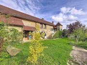 Maison avec piscine et jardin