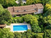 Maison avec piscine et jardin
