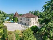 Maison avec piscine et jardin