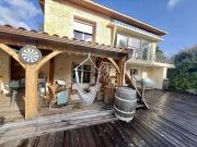 Maison avec piscine et jardin