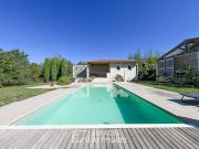 Maison avec piscine et jardin