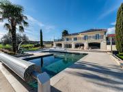 Maison avec piscine et jardin