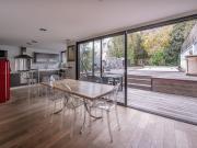 Maison avec piscine et jardin