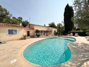 Maison avec piscine et jardin