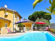 Maison avec piscine et jardin