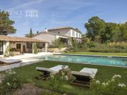 Maison avec piscine et jardin