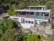 Maison avec piscine et jardin