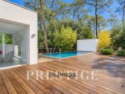 Maison avec piscine et jardin