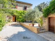 Maison avec piscine et jardin