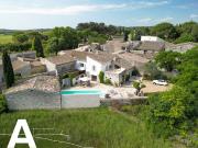 Maison avec piscine et jardin