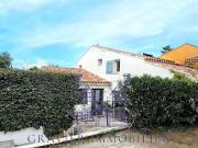 Maison avec piscine et jardin