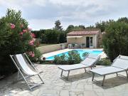 Maison avec piscine et jardin