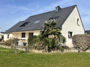Maison avec piscine et jardin