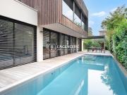 Maison avec piscine et jardin