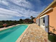 Maison avec piscine et jardin