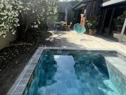 Maison avec piscine et jardin