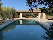 Maison avec piscine et jardin