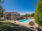 Maison avec piscine et jardin