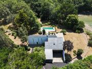 Maison avec piscine et jardin