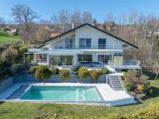 Maison avec piscine et jardin