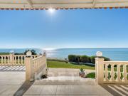 Maison avec piscine et jardin