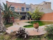 Maison avec piscine et jardin