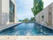 Maison avec piscine et jardin