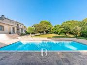 Maison avec piscine et jardin