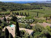 Maison avec piscine et jardin