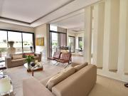 Maison avec piscine et jardin