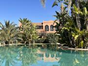 Maison avec piscine et jardin