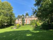 Maison avec piscine et jardin