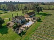 Maison avec piscine et jardin