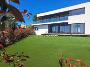 Maison avec piscine et jardin