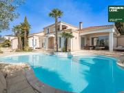 Maison avec piscine et jardin