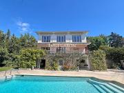 Maison avec piscine et jardin