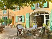 Maison avec piscine et jardin