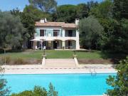 Maison avec piscine et jardin